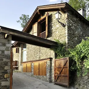 La Caseta De Queixans Con Chimenea Puigcerdà